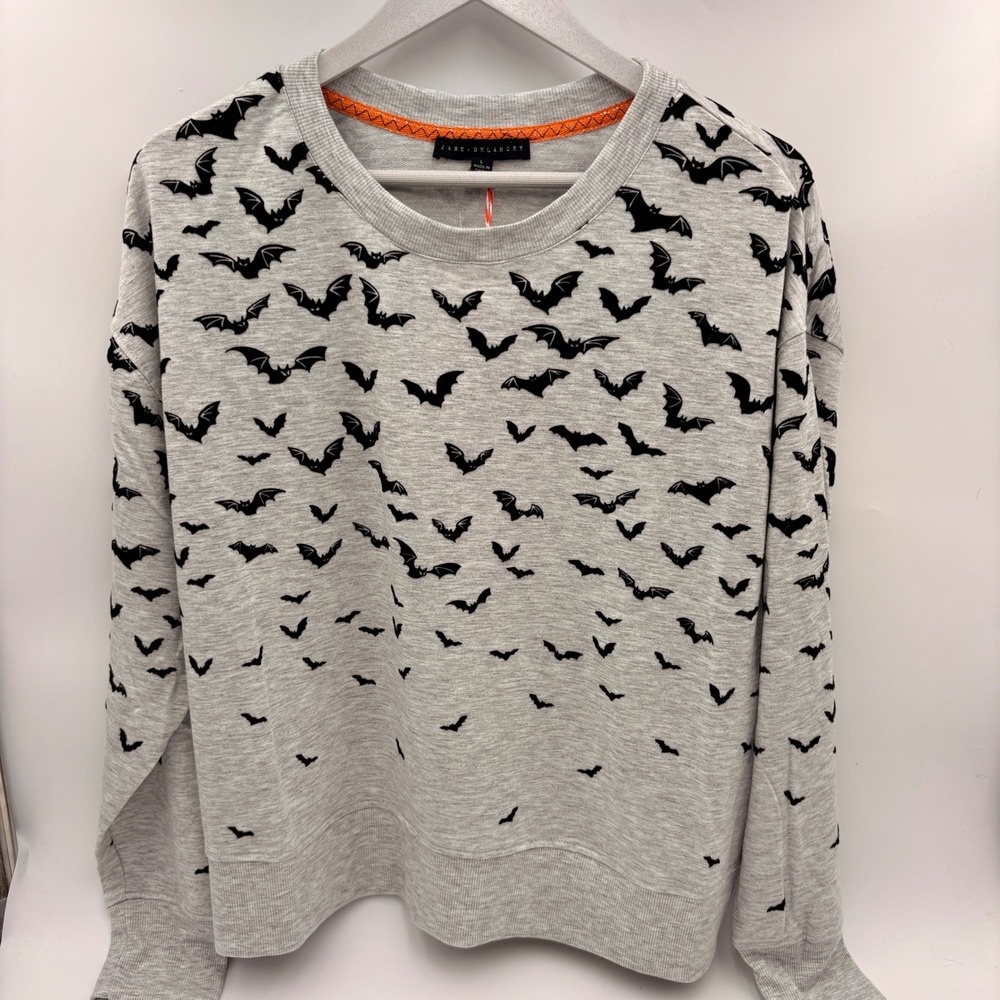 Jane + Delancey Gray Bat Print Halloween Sweatshirt Large Spooky Crewneck